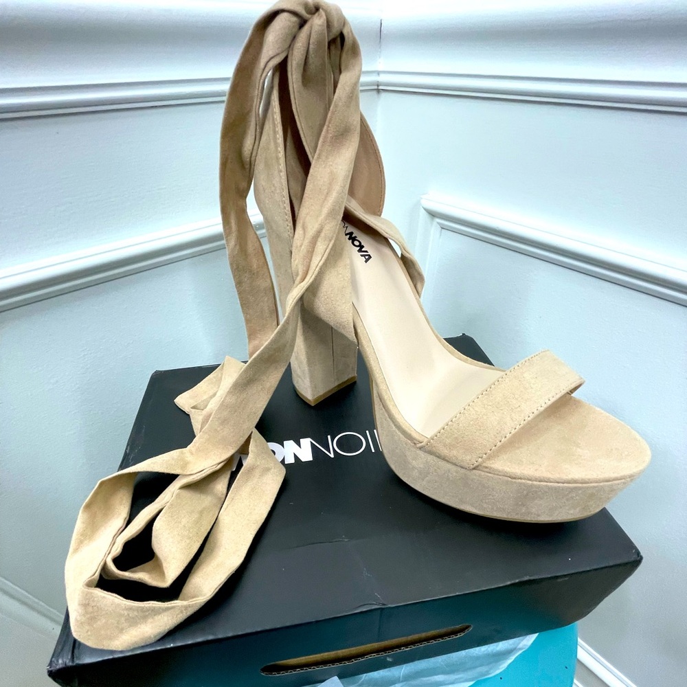 Cute Size 9 Nude Fashion Nova Thick Heel Shoes